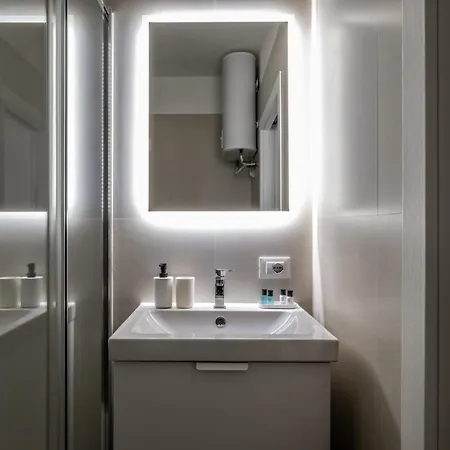 City Life House-red San Siro & Duomo Apartment Milan
