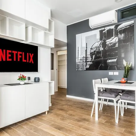 City Life House-red San Siro & Duomo Apartment Milan